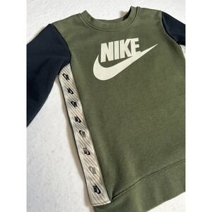 Nike Crewneck Sweatshirt Pullover Kids 5-6 YRS Green Black Nike Logo Strip‎